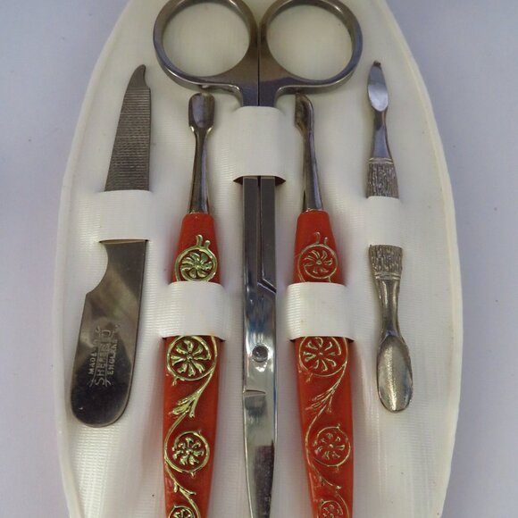 Vintage 6-Piece Travel Manicure Set with Cameo Decor and Mirror Made In England - Picture 10 of 11